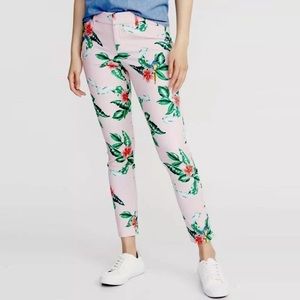 SOLD. 📦OLD NAVY 💙 Tropical Ankle Pixie Pants